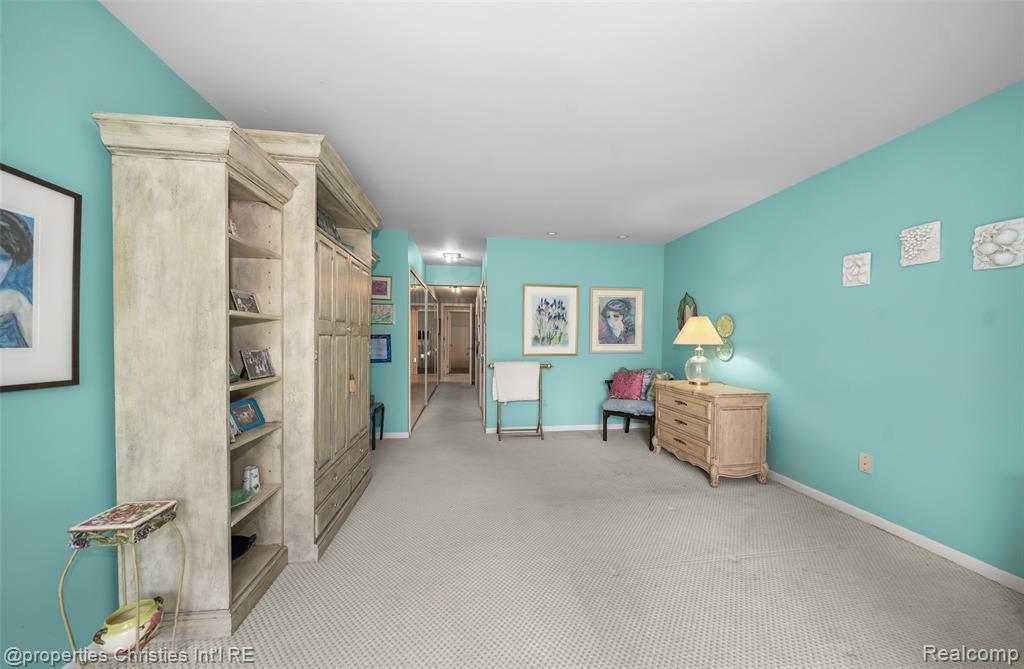 7569 Danbury Circle, West Bloomfield, MI — Photo 15