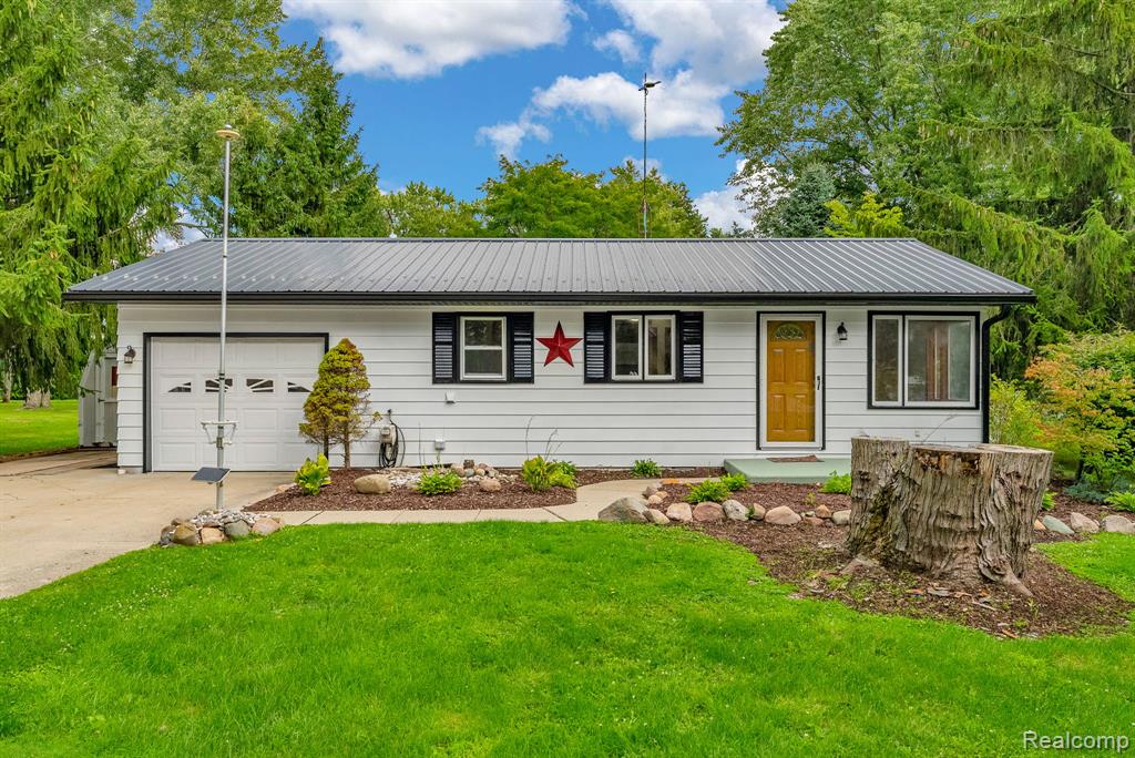 538 N Neeper Street, Capac, MI 48014 — front exterior