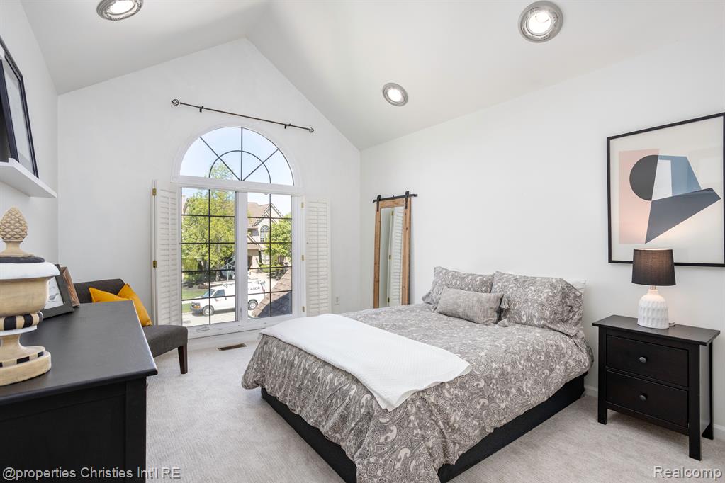 45571 IRVINE Drive, Novi, MI — Photo 31