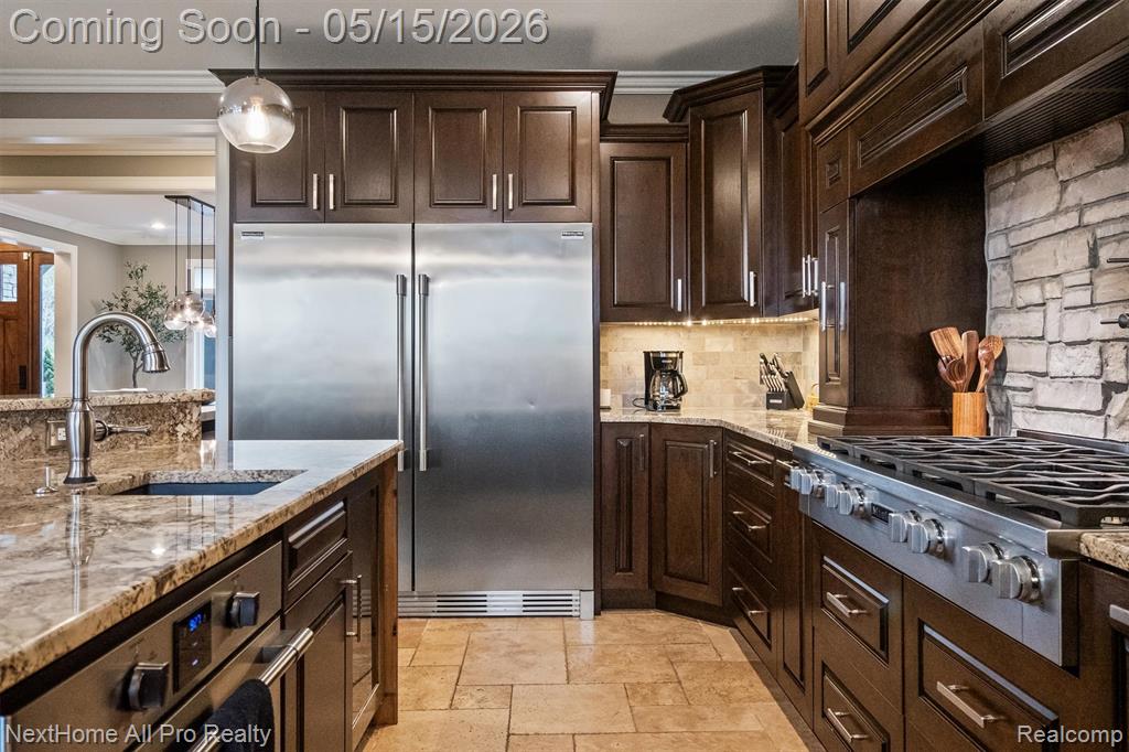 12385 Boulder Pass Drive, Milford, MI 48380 — Photo 11