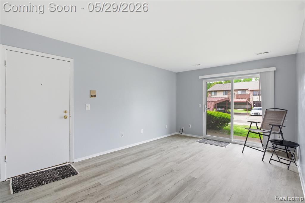 7708 Manor Circle, 103, Westland, MI — Photo 3