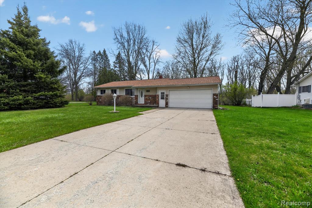 5300 Arnold Drive, Burton, MI 48509 — Photo 4