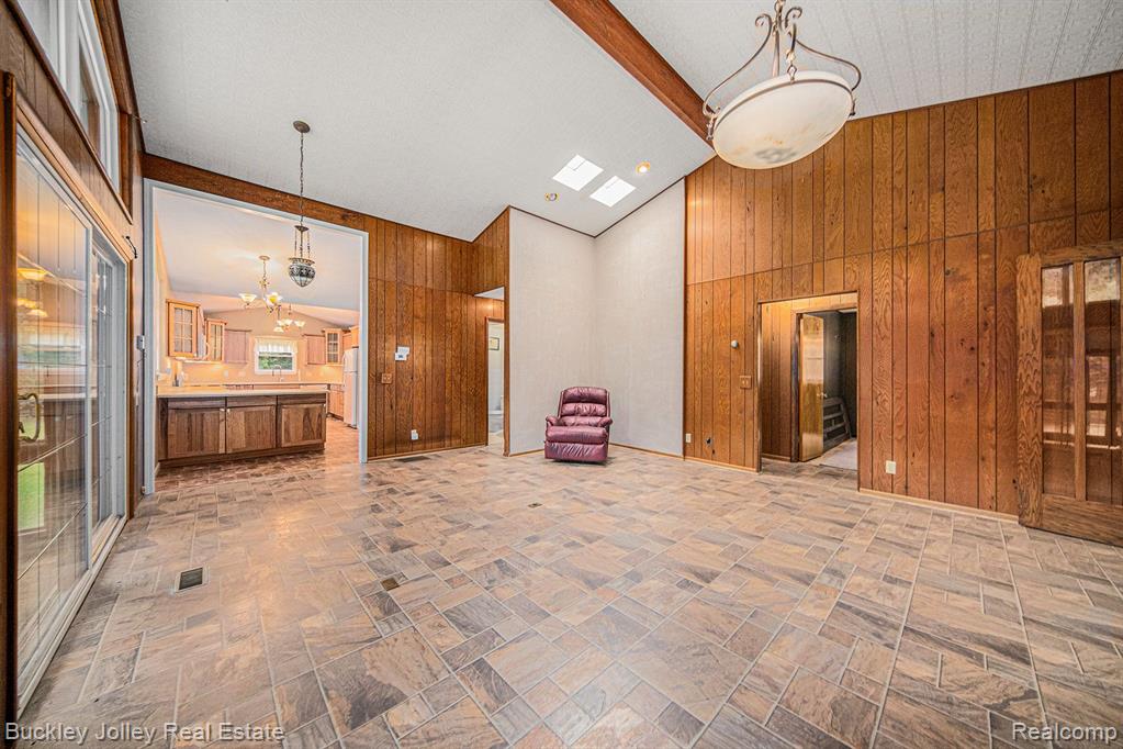 9515 MEADOW Lane, Pinckney, MI 48169 — Photo 5