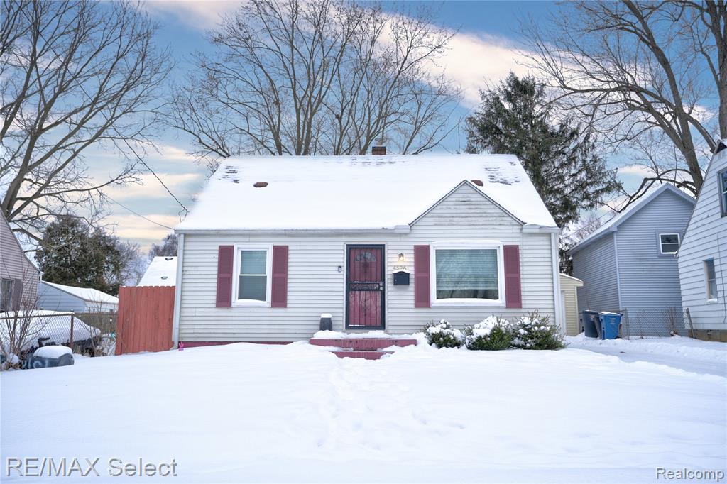 4526 Milton Drive, Flint, MI 48507 — front exterior