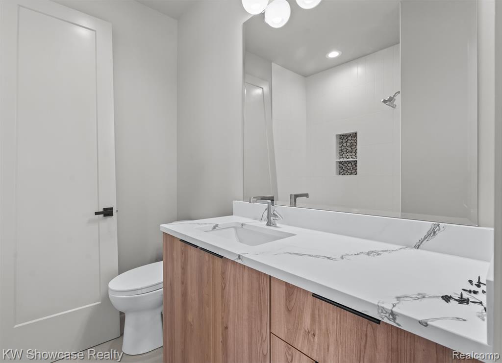 2559 Crystal Lake Drive, Commerce Twp, MI 48382 — Photo 33