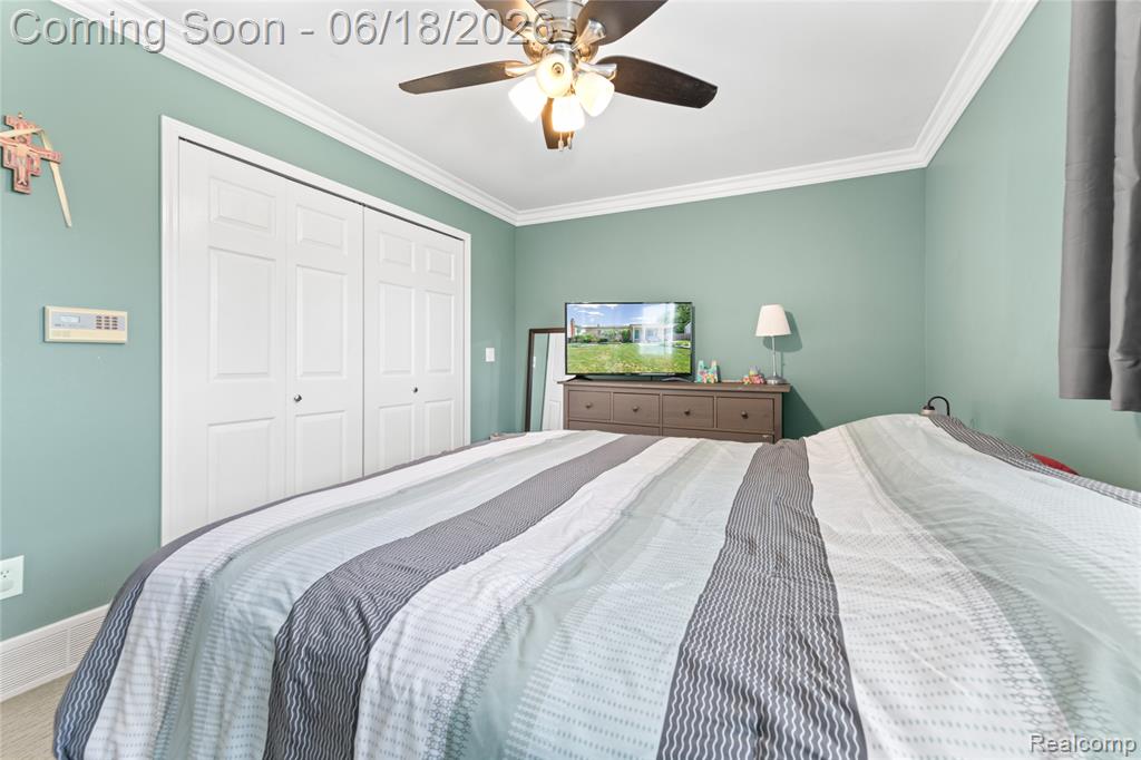 41594 Harvard Drive, Sterling Heights, MI 48313 — Photo 22