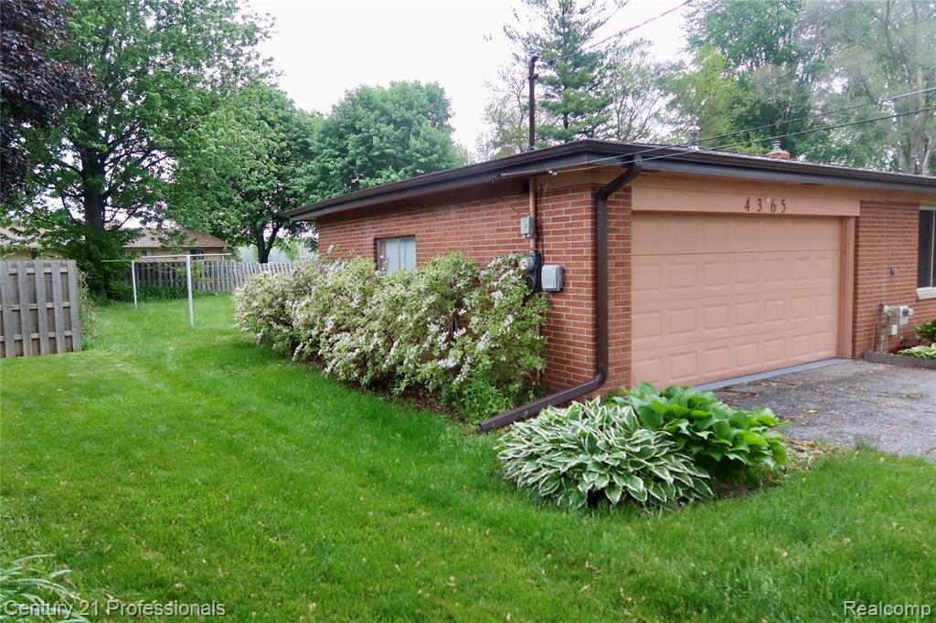 4365 Jo Drive, Saginaw, MI 48601 — Photo 36