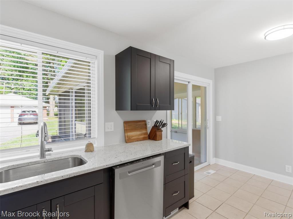 47375 Harry Street, Utica, MI 48317 — Photo 15