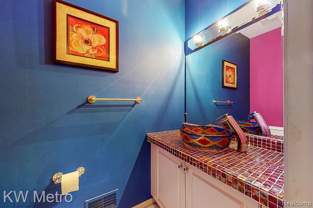 6657 Chelsea Bridge, West Bloomfield, MI — Photo 34