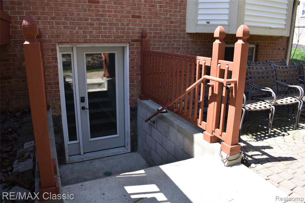 201 Columbia Drive, South Lyon, MI 48178 — Photo 3