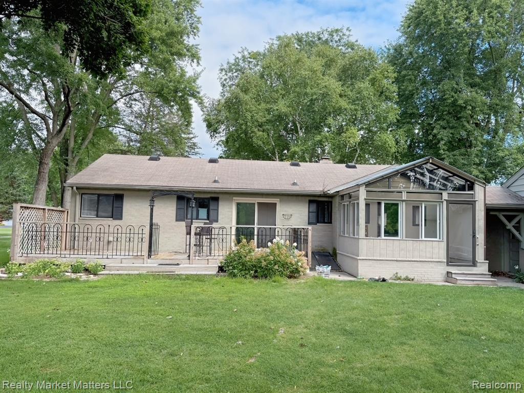 4424 Killarney Park Drive, Burton, MI 48529 — Photo 23