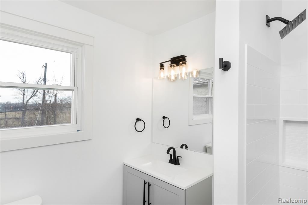 1583 Cadillac Boulevard, Detroit, MI 48214 — Photo 36