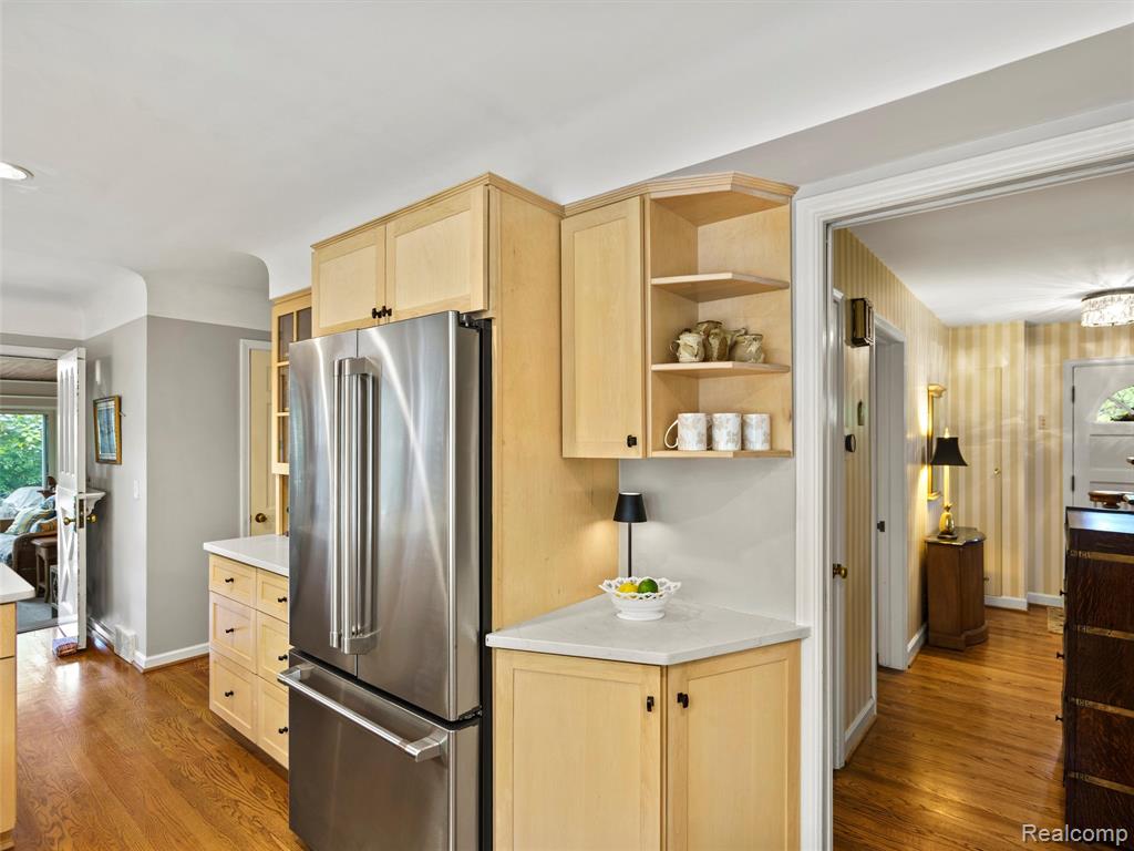 683 Lincoln Road, Grosse Pointe, MI 48230 — Photo 18