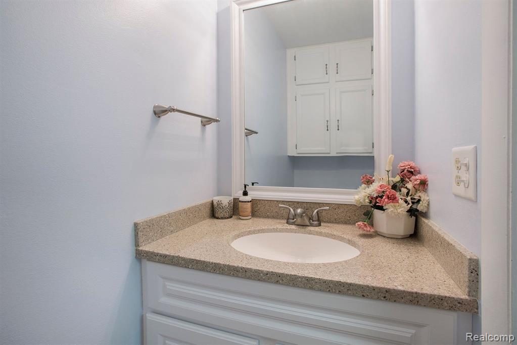 3481 BURBANK Drive, Ann Arbor, MI 48105 — Photo 11