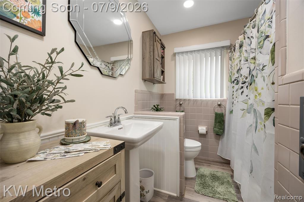 20665 Woodcrest Street, Harper Woods, MI 48225 — Photo 22