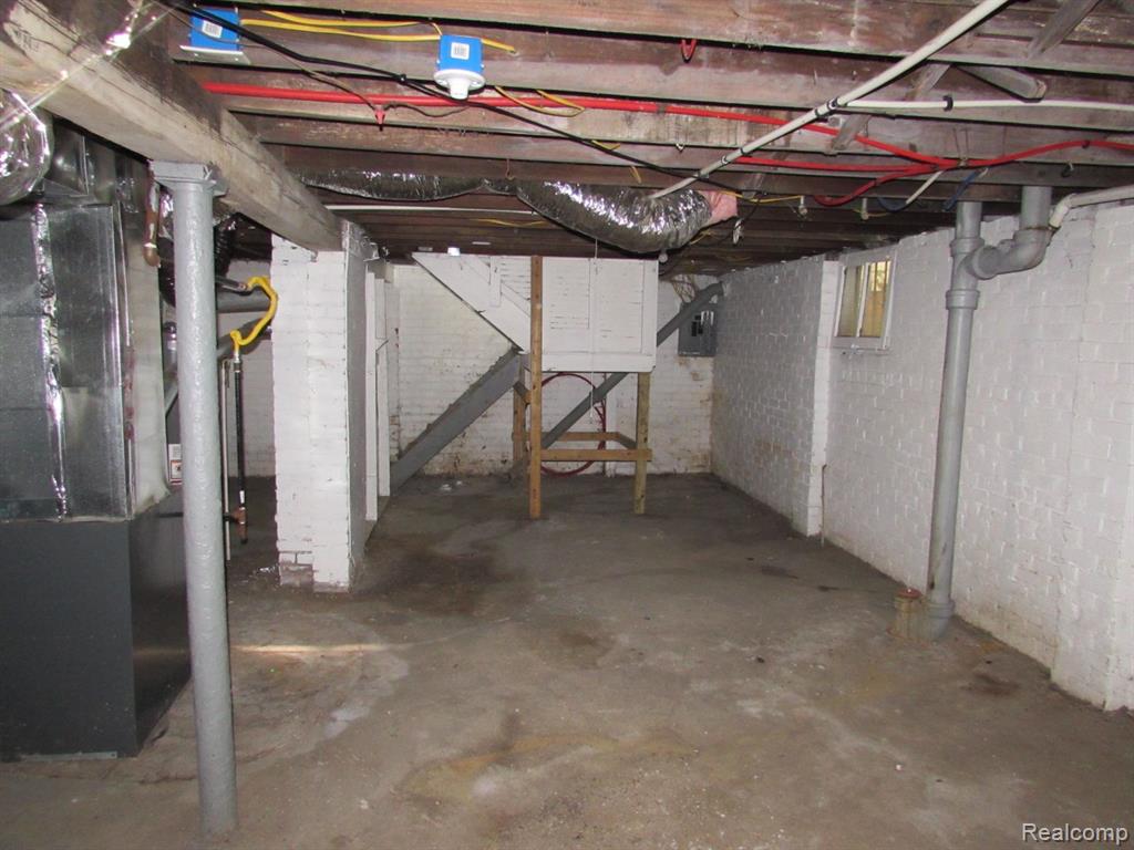 5270 MONTCLAIR Street, Detroit, MI 48213 — Photo 43