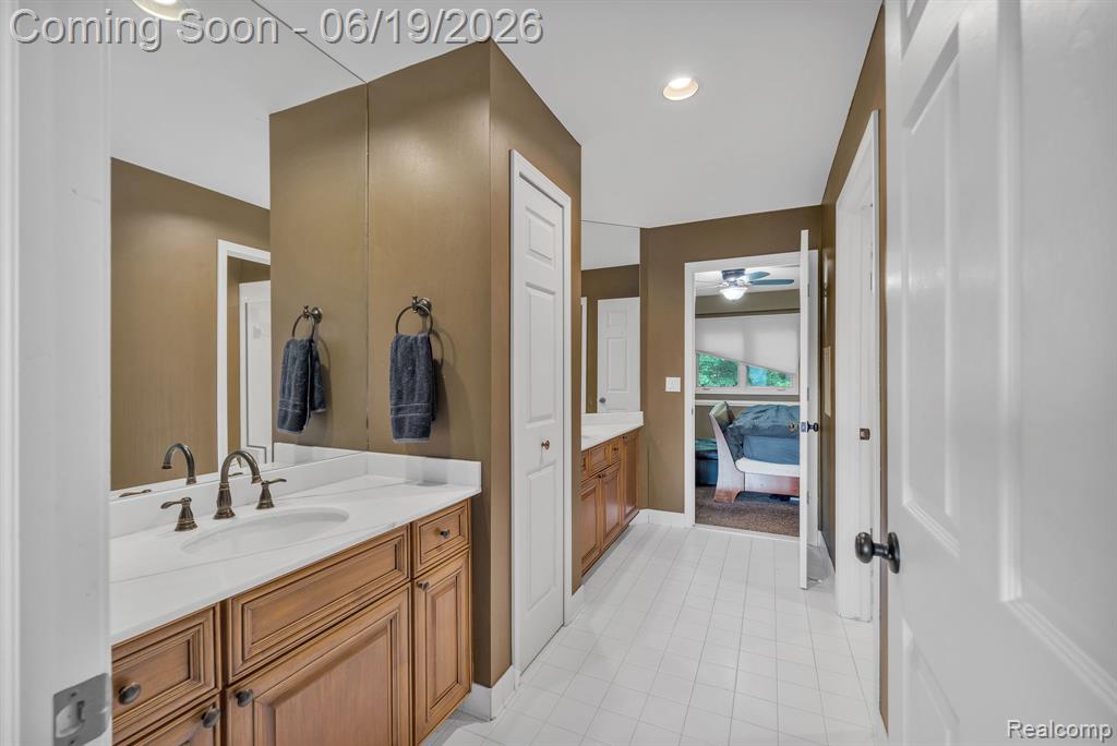 7061 Trailway Court, West Bloomfield, MI — Photo 55