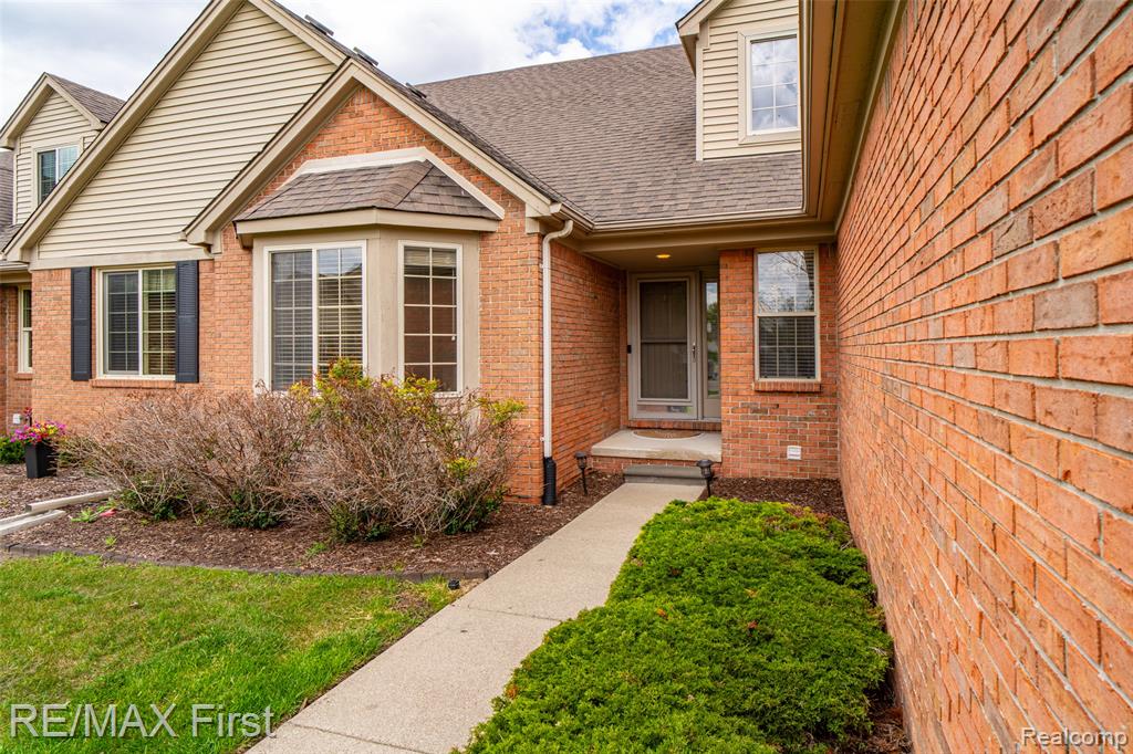 17197 Averhill Boulevard, Macomb, MI 48042 — Photo 3