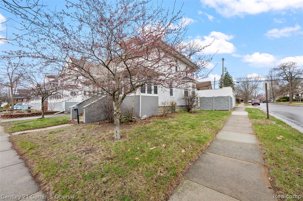 902 S Washington Avenue, Royal Oak, MI 48067 — Photo 16