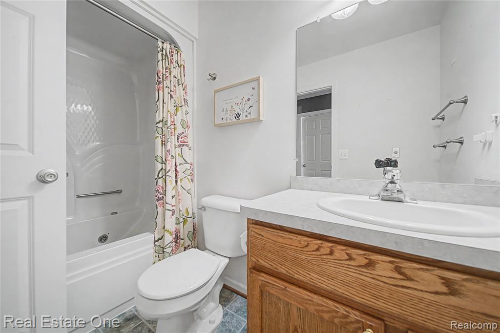439 Brentwood Drive, Pinckney, MI 48169 — Photo 22