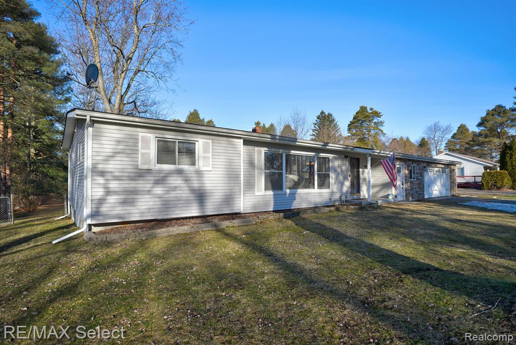 848 HILBERG Street, Oxford, MI 48371 — Photo 2