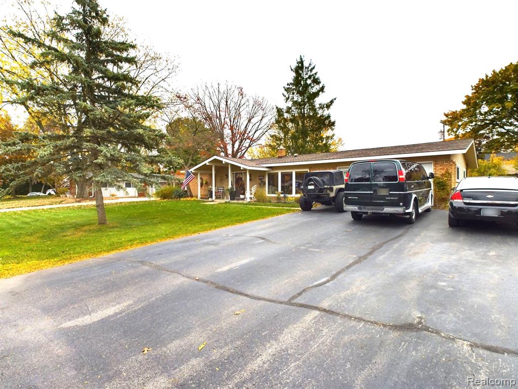 8968 DEVON Drive, Shelby Twp, MI 48317 — Photo 3