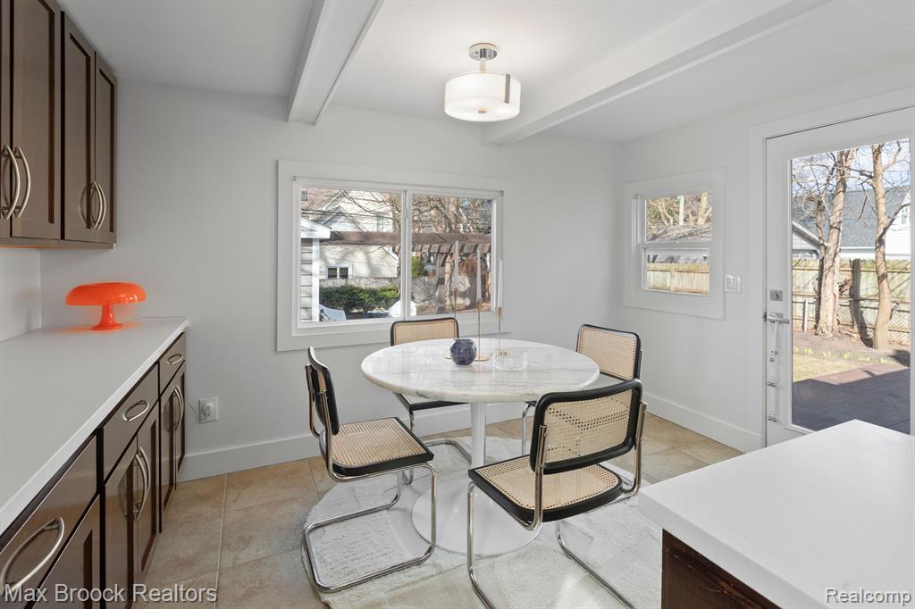 850 W LINCOLN Street, Birmingham, MI 48009 — Photo 12