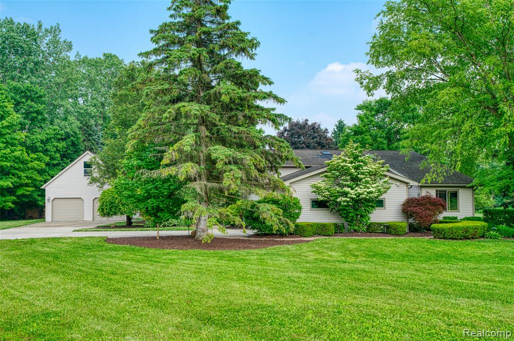 56901 Appaloosa Lane, South Lyon, MI 48178 — Photo 40