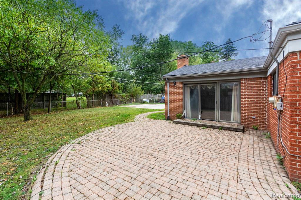 4996 Sanford Drive, Sterling Heights, MI 48310 — Photo 22