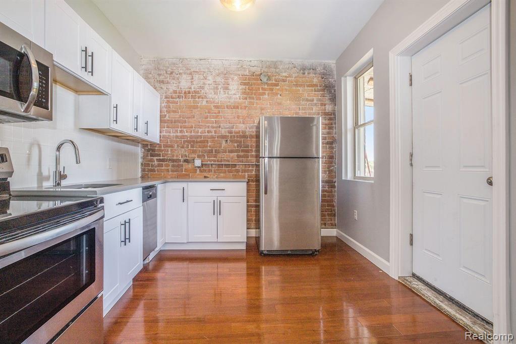 5764 Woodward Avenue, Detroit, MI 48202 — Photo 3