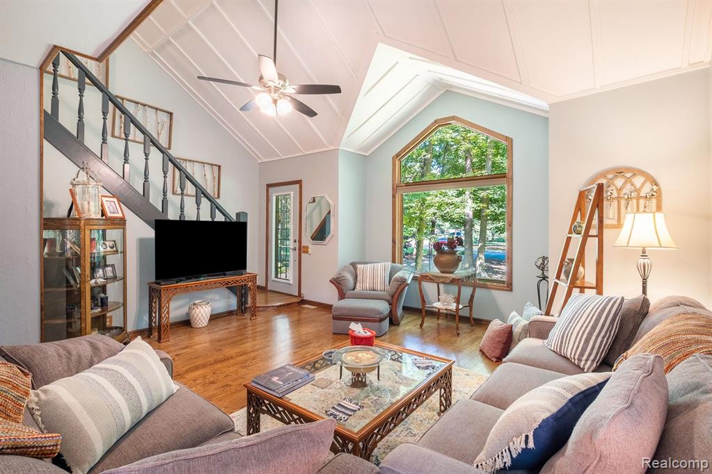 9246 YOUNG Drive, Swartz Creek, MI 48473 — Photo 8