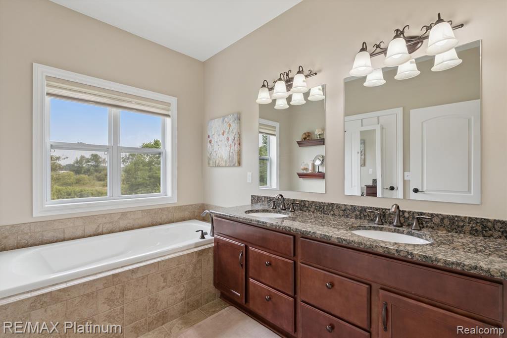 7623 Tipperary Trail, Fenton, MI 48430 — Photo 27