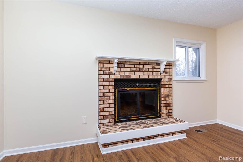 8850 Janis Street, Shelby Twp, MI 48317 — Photo 7