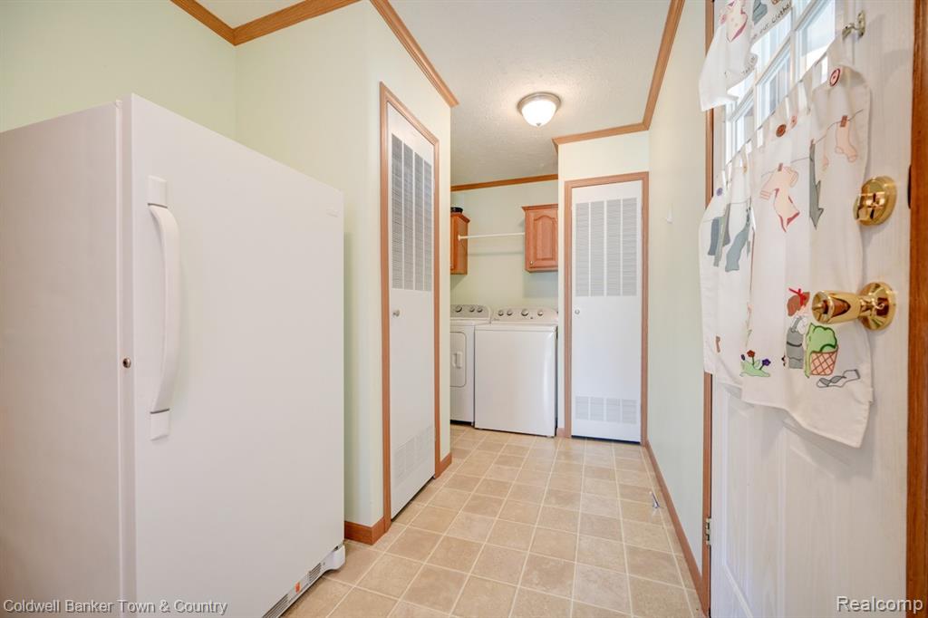 11108 Wood Run Circle, South Lyon, MI 48178 — Photo 34