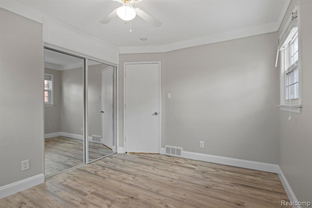 9911 OPORTO Street, Livonia, MI 48150 — Photo 23