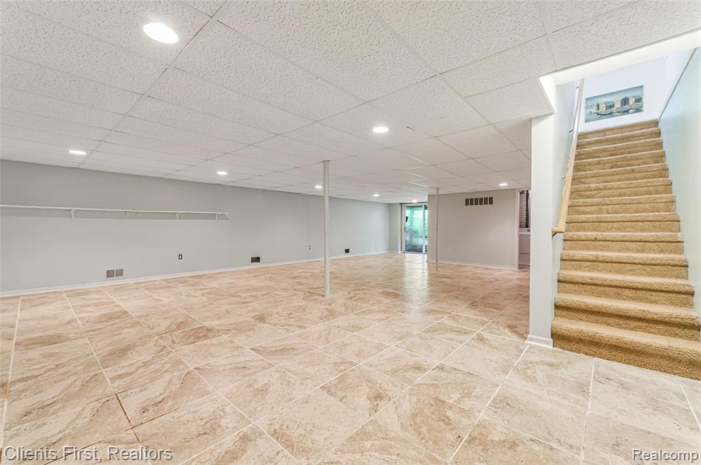 4840 Gilbo Avenue, Waterford, MI 48328 — Photo 26