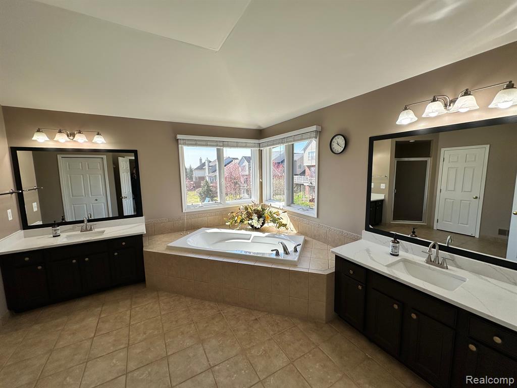 16983 COURVILLE Drive, Northville, MI 48168 — Photo 56