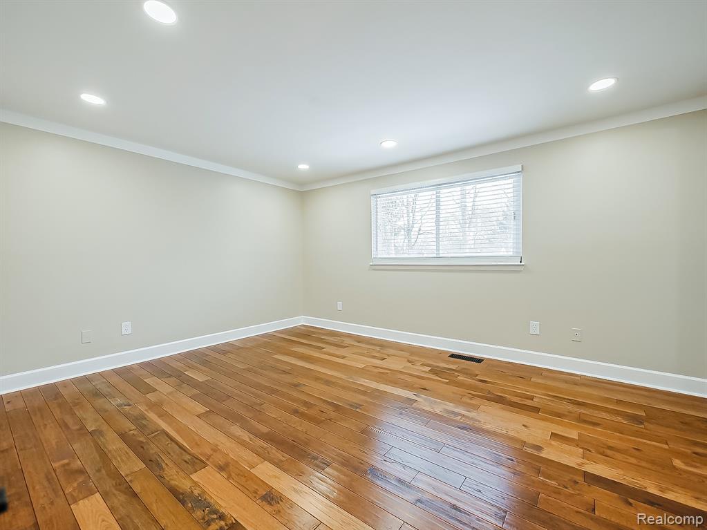21964 Sunrise Boulevard, Novi, MI — Photo 22