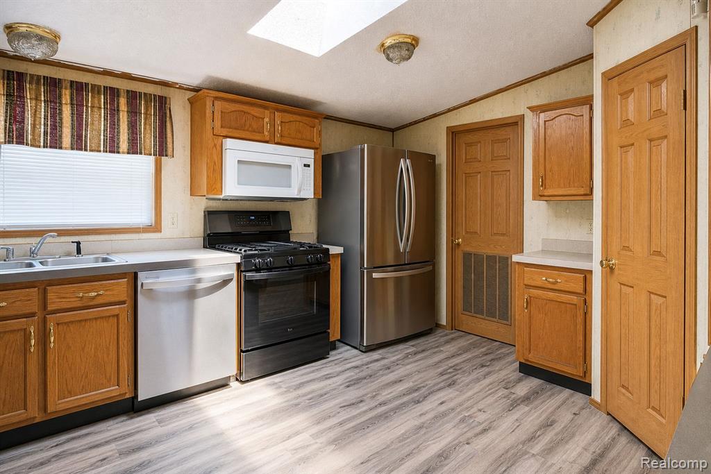 9159 Greentree Drive, Newport, MI 48166 — Photo 6