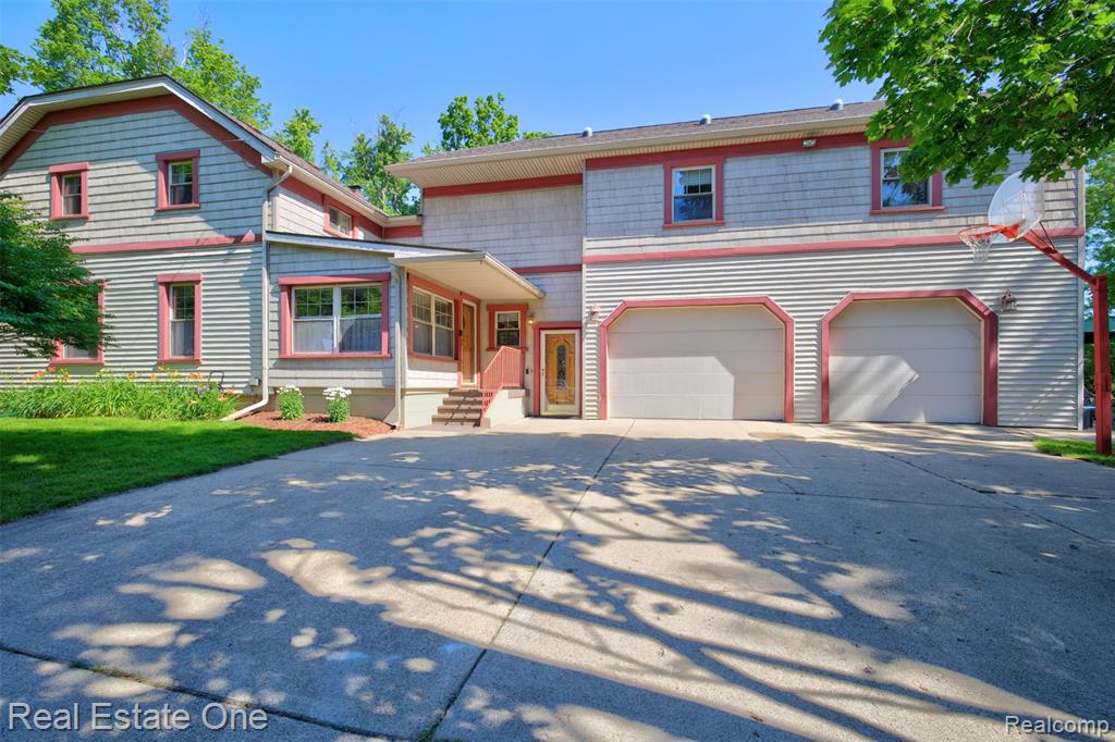 4 N Church Street, Ortonville, MI 48462