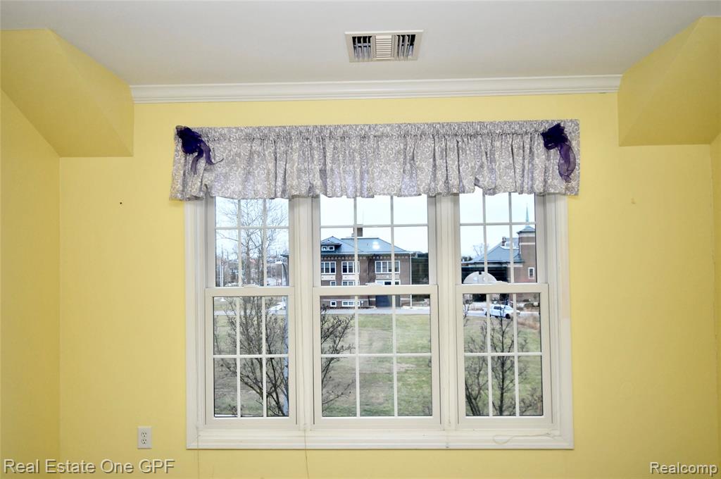 26 Pointe Park Place, 303, Grosse Pointe Park, MI 48230 — Photo 19