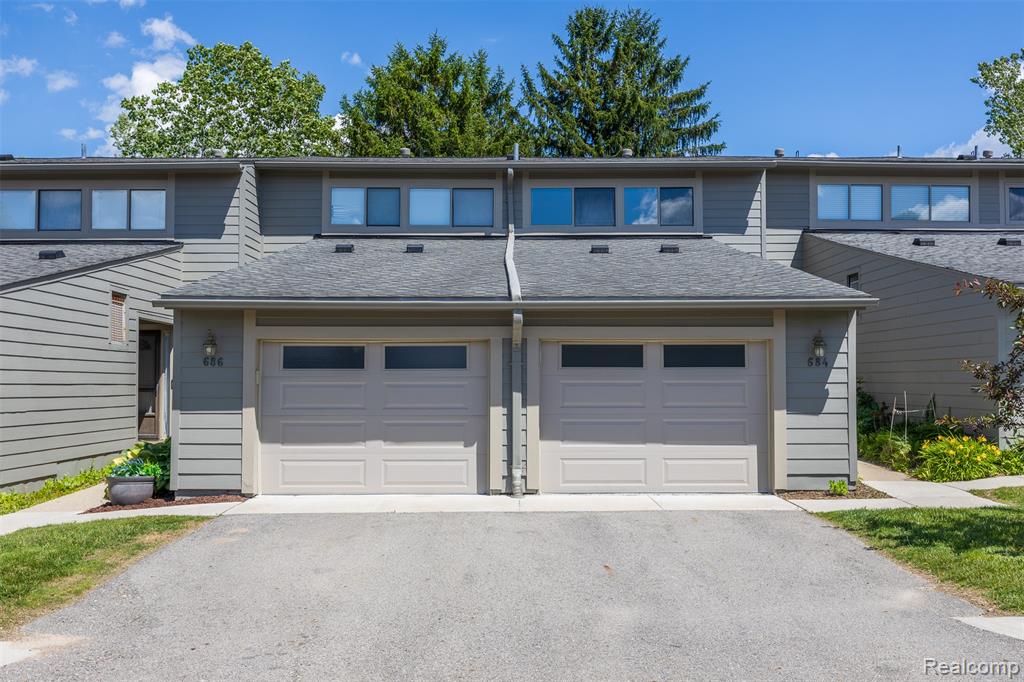 686 Peninsula Court, Ann Arbor, MI 48105 — Photo 3