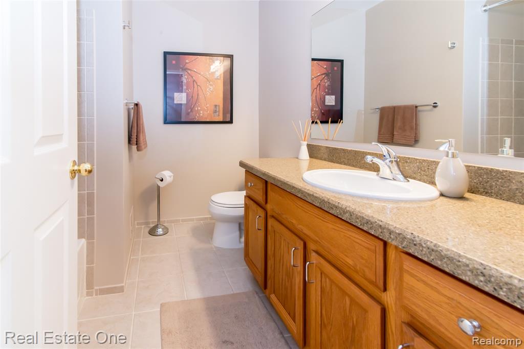 568 Woodhaven Drive, Walled Lake, MI 48390 — Photo 29
