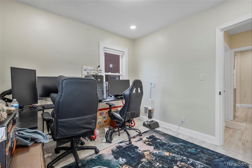 6847 Theisen Street, Dearborn, MI 48126 — Photo 11
