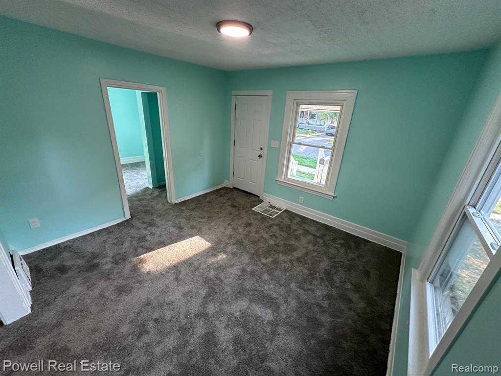 43 SUMMIT Street, Pontiac, MI 48342 — Photo 6