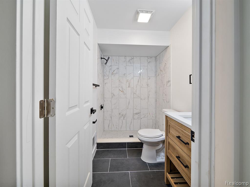 25167 GREENBROOKE Drive, Southfield, MI 48033 — Photo 18