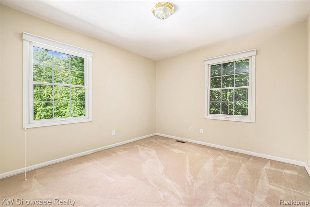 6060 Rosewood Parkway, White Lake, MI 48383 — Photo 17