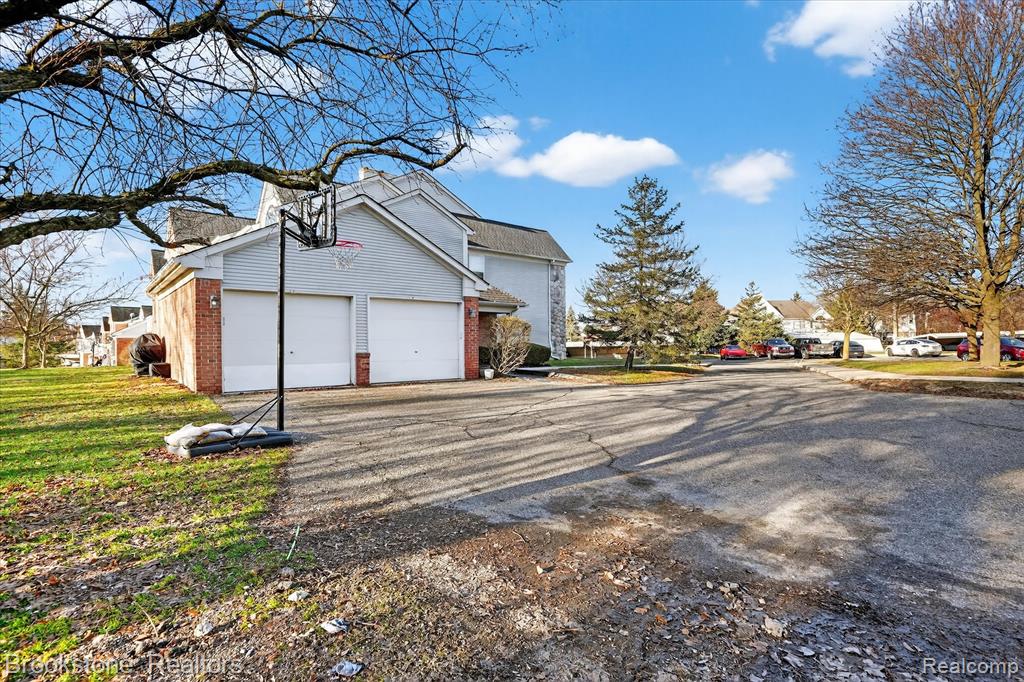 220 Oakbrooke Drive, 3, South Lyon, MI 48178 — Photo 4