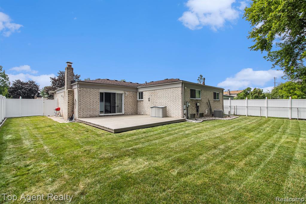 43954 McLean Drive, Sterling Heights, MI 48313 — Photo 29
