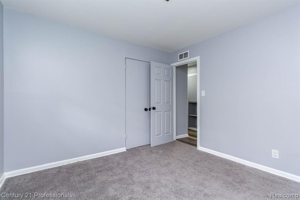 20300 Chapel Street, Detroit, MI 48219 — Photo 17
